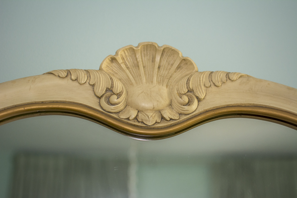 Vintage French Provincial Style Bedroom Set