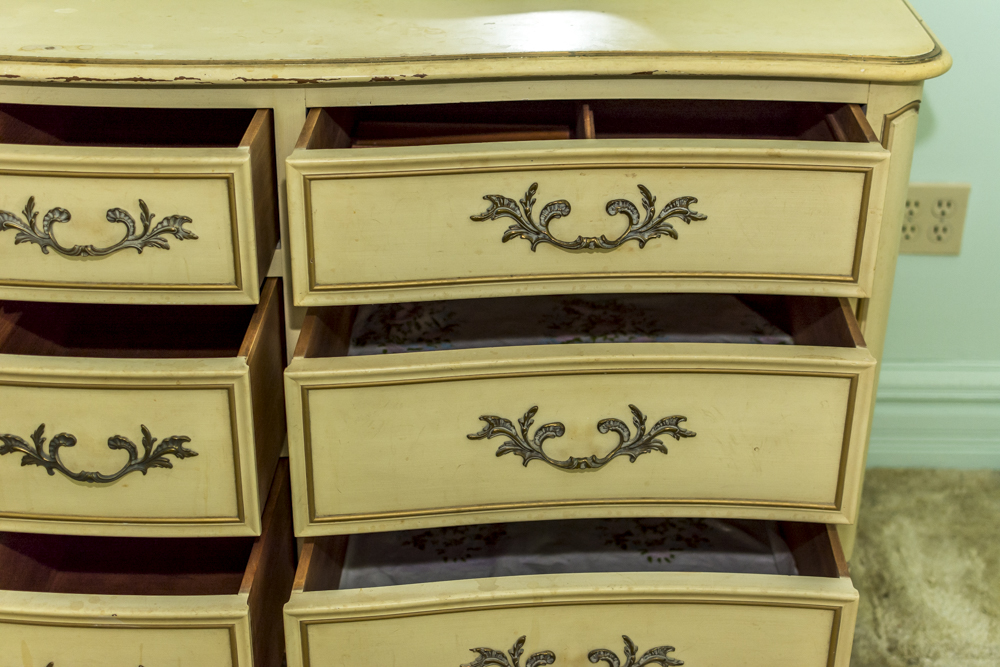 Vintage French Provincial Style Bedroom Set