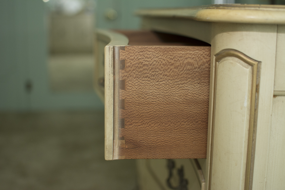 Vintage French Provincial Style Bedroom Set