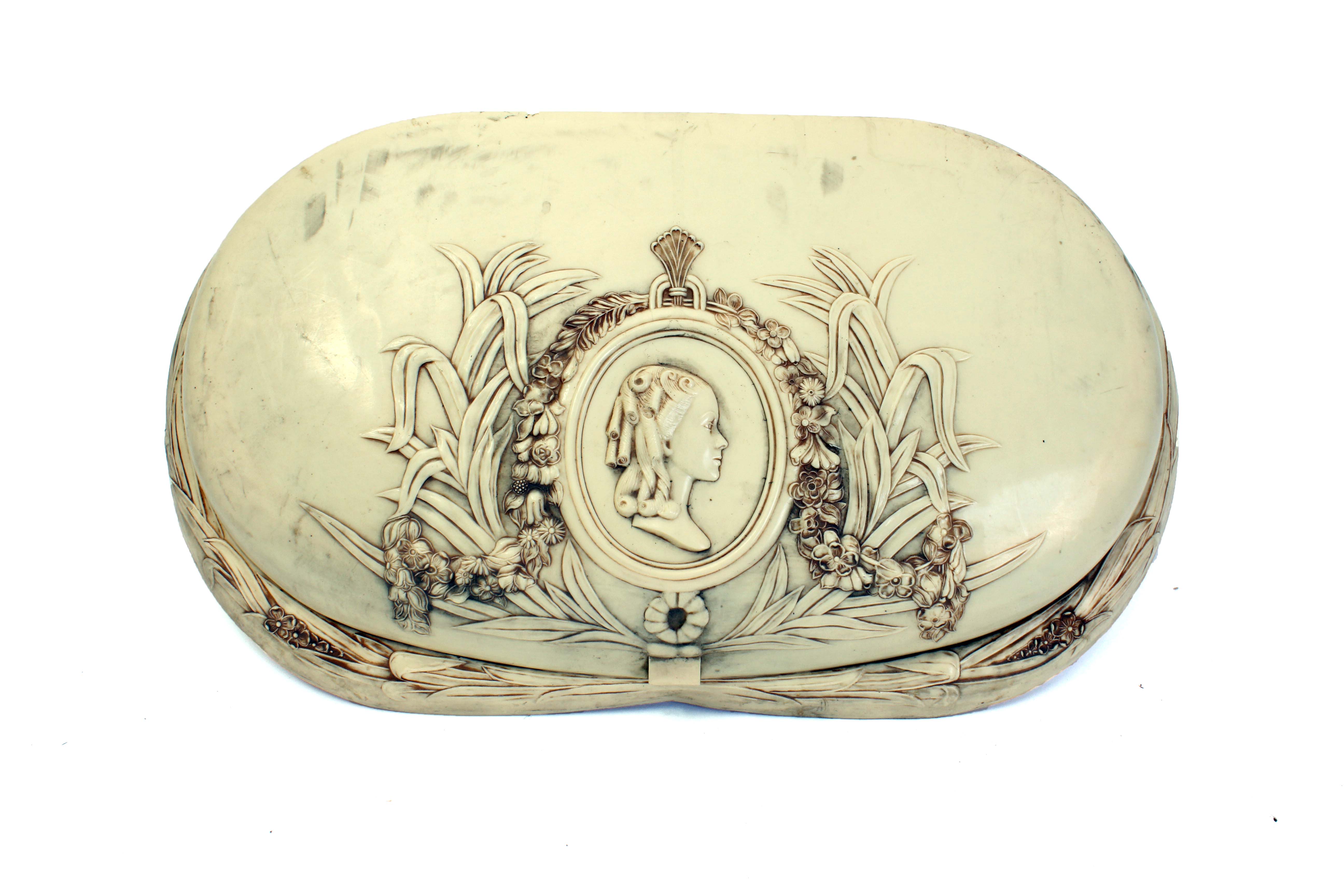 Vintage Art Deco Vanity Accessories with Original Case