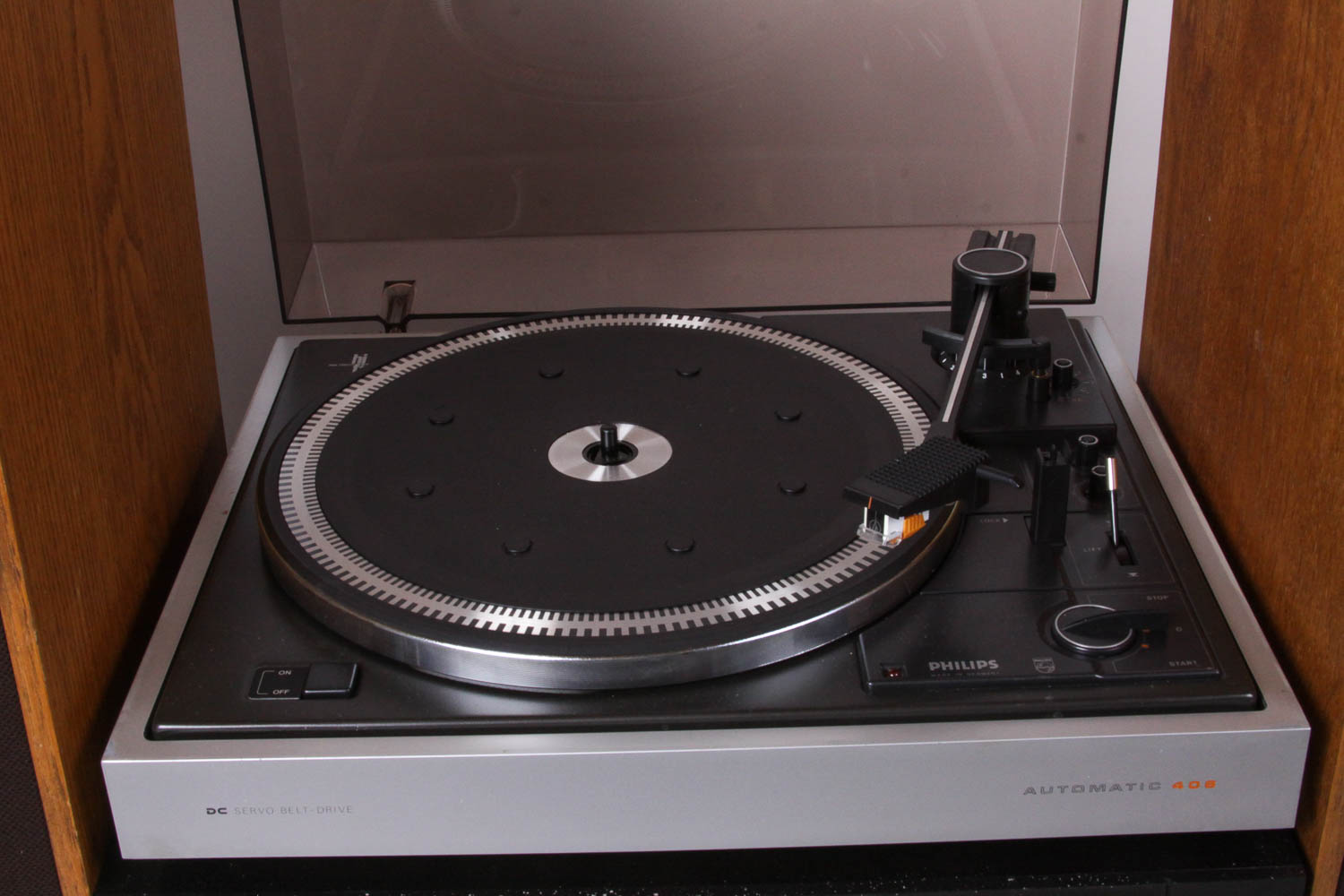 Harman/Kardon Receiver, Phillips Turntable, Ultralinear Speakers