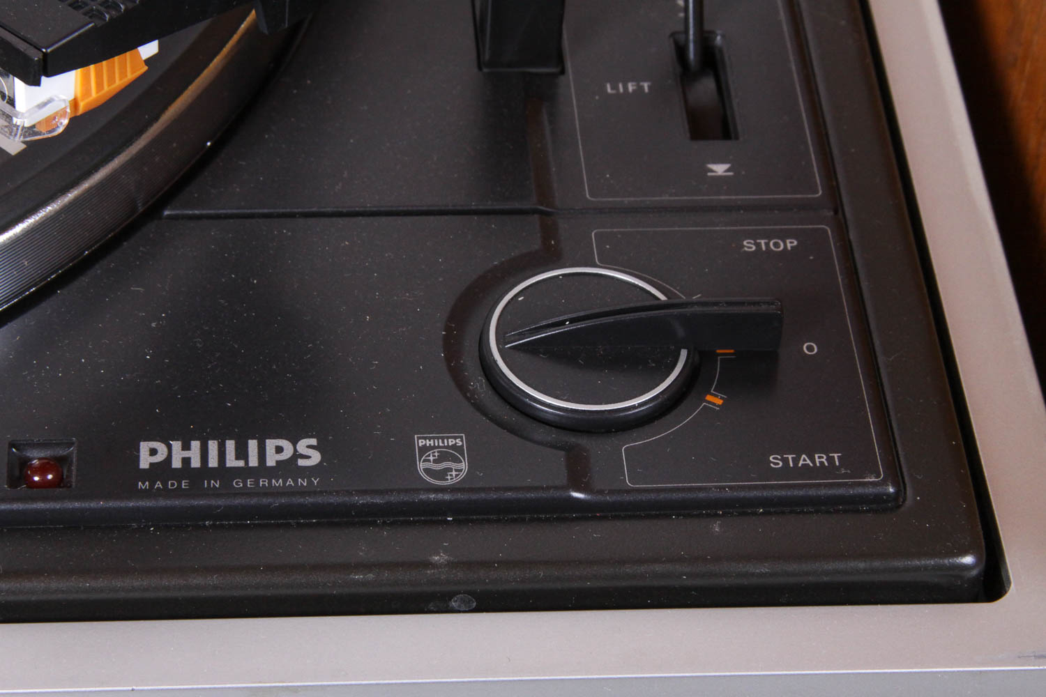 Harman/Kardon Receiver, Phillips Turntable, Ultralinear Speakers