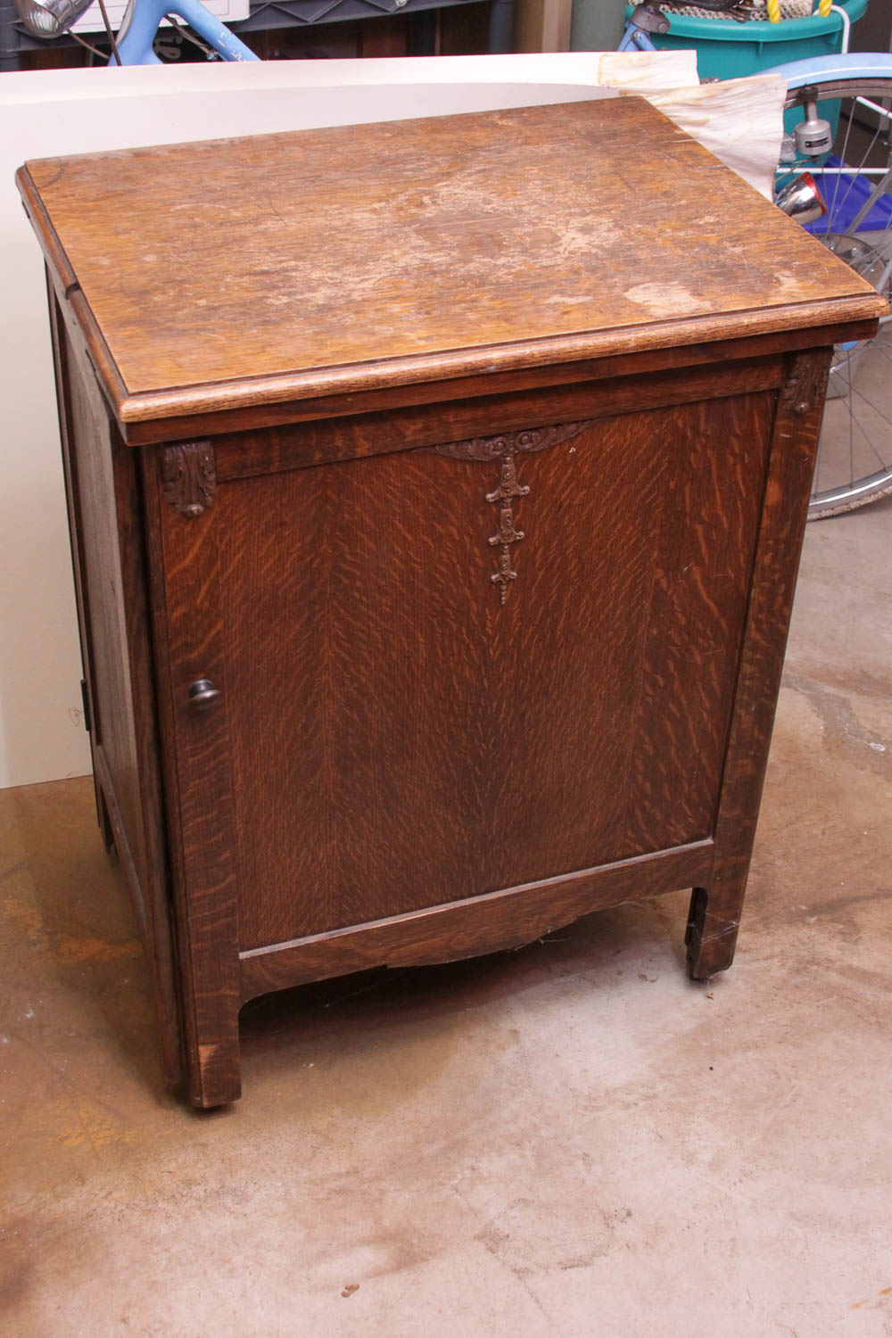 Antique Sewing Machine in Oak Cabinet by Free Co.