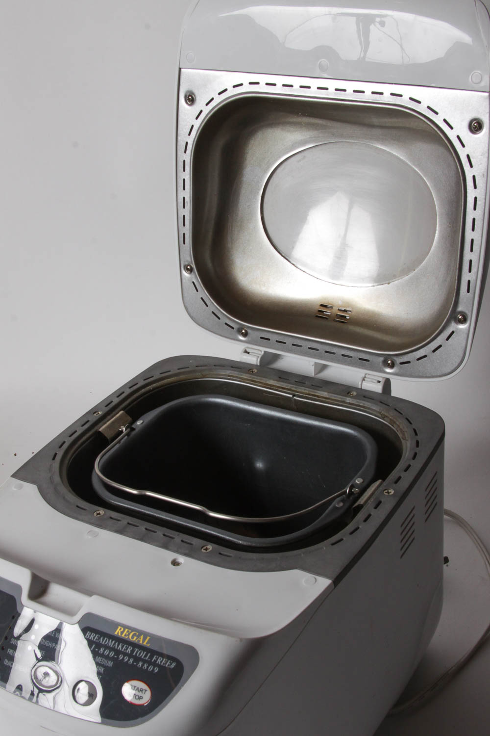 Assortemnt of Kitchen Appliances