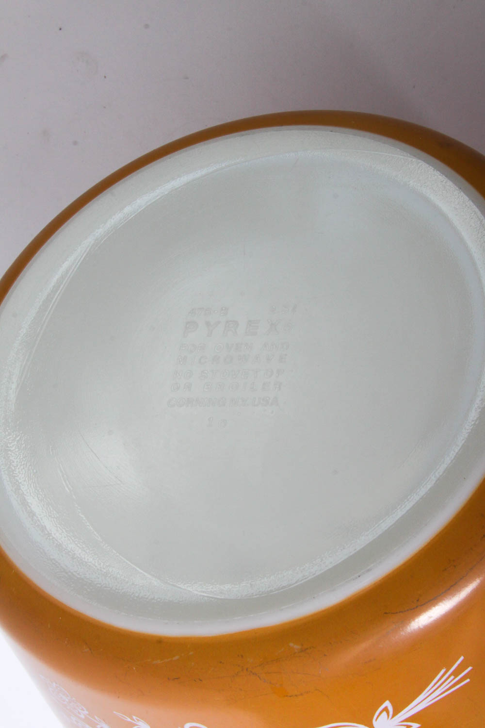 Vintage Pyrex With "Butterfly Gold" Floral Bouquet Pattern