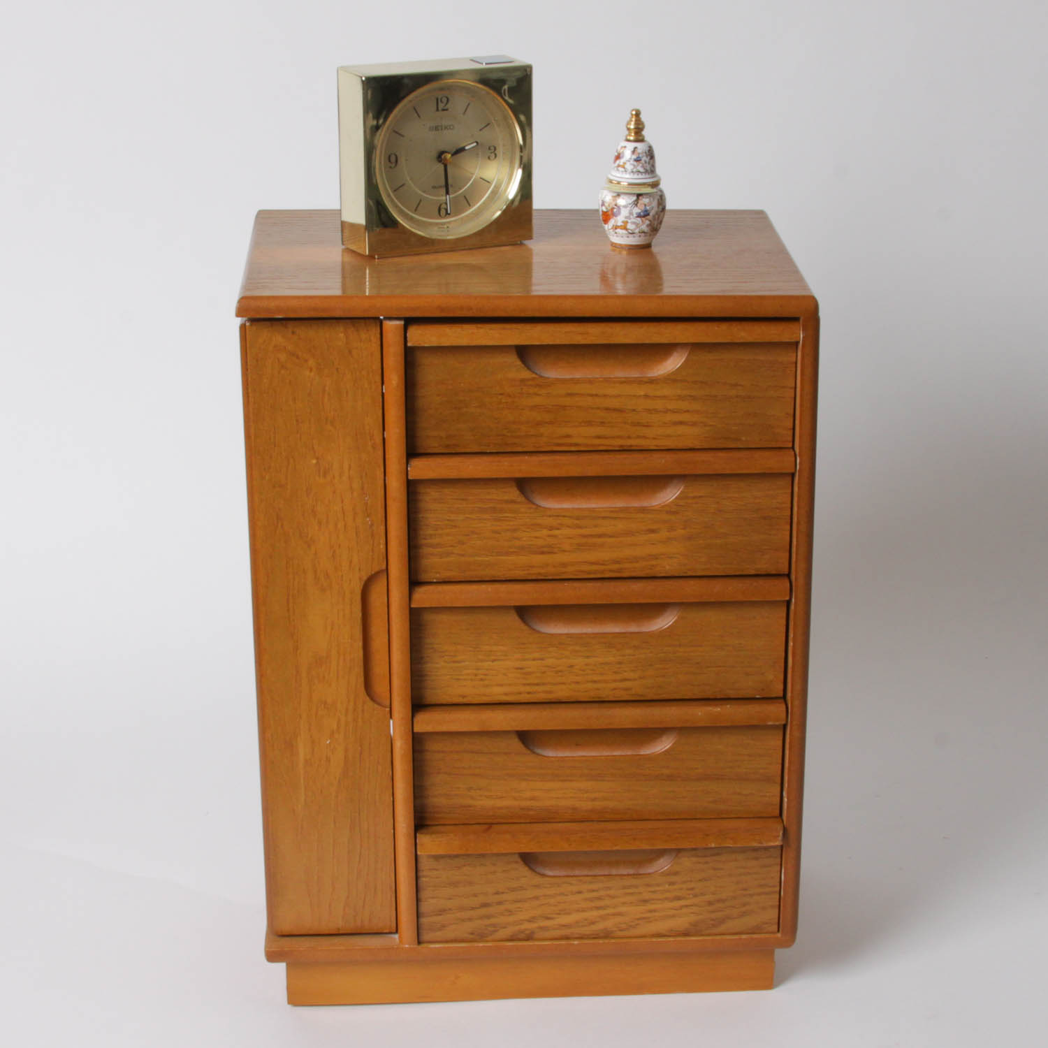 Jewelry Storage Cabinet and Accessories