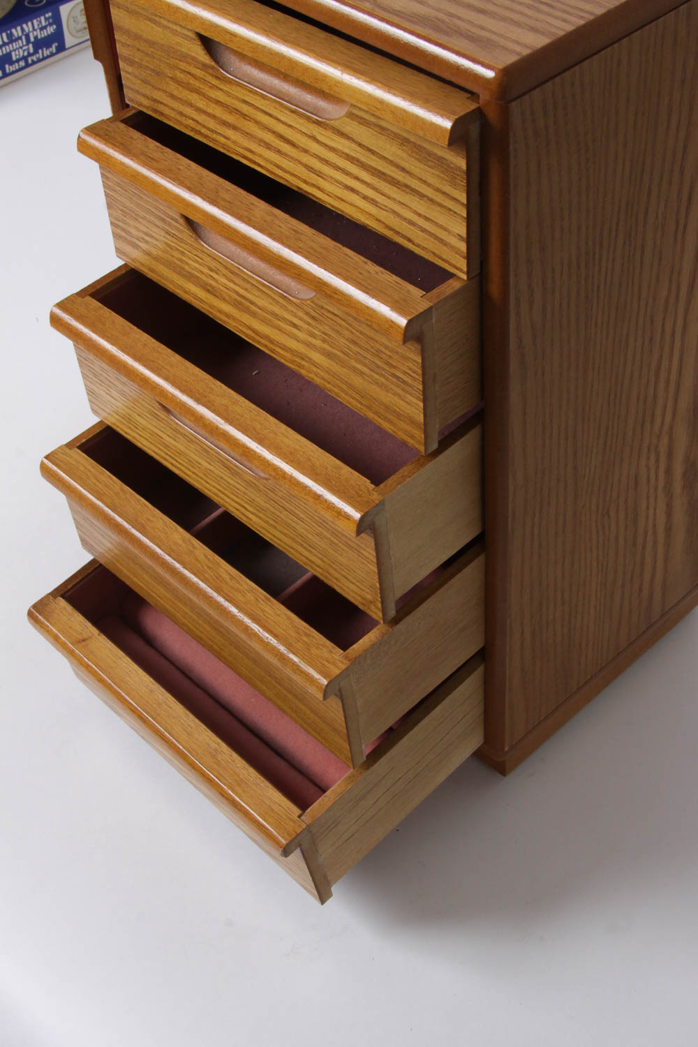 Jewelry Storage Cabinet and Accessories