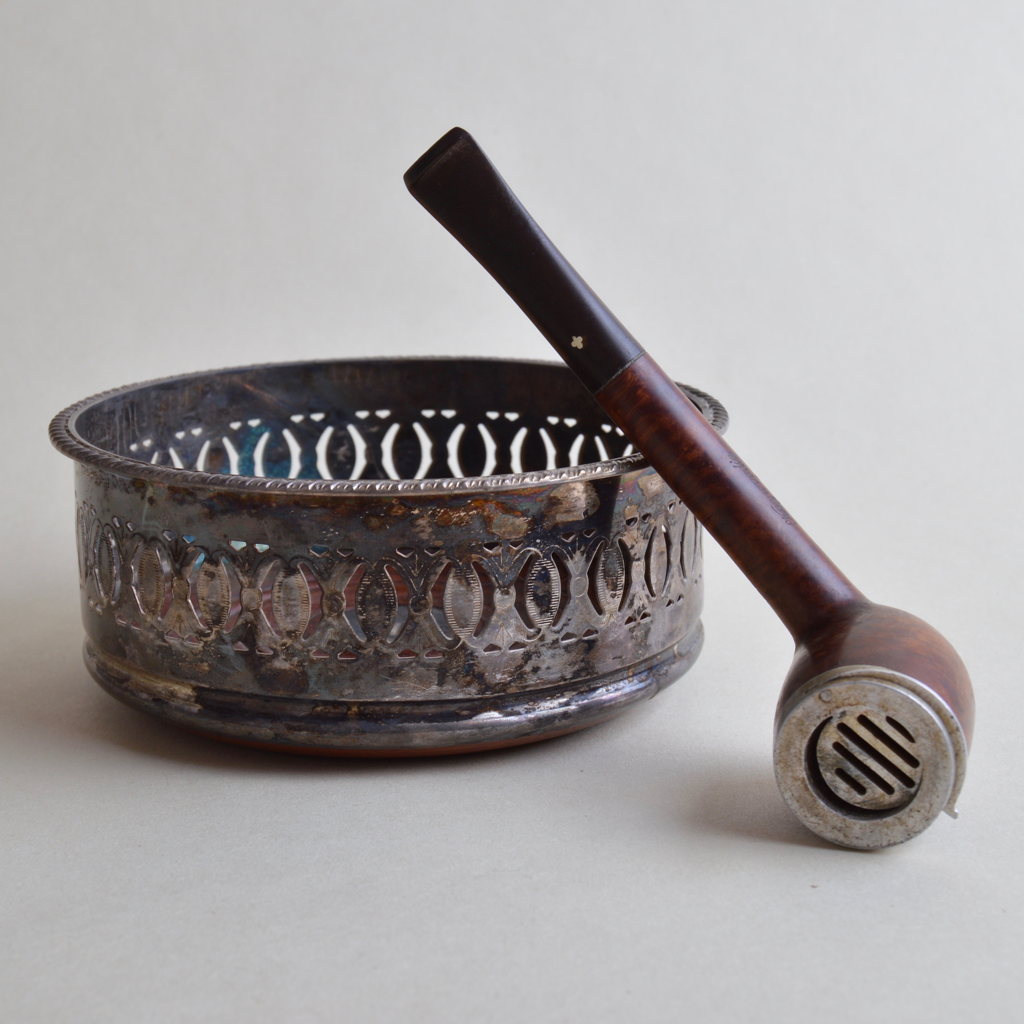 "Kaywoodie" Tobacco Pipe and Metal Ash Tray