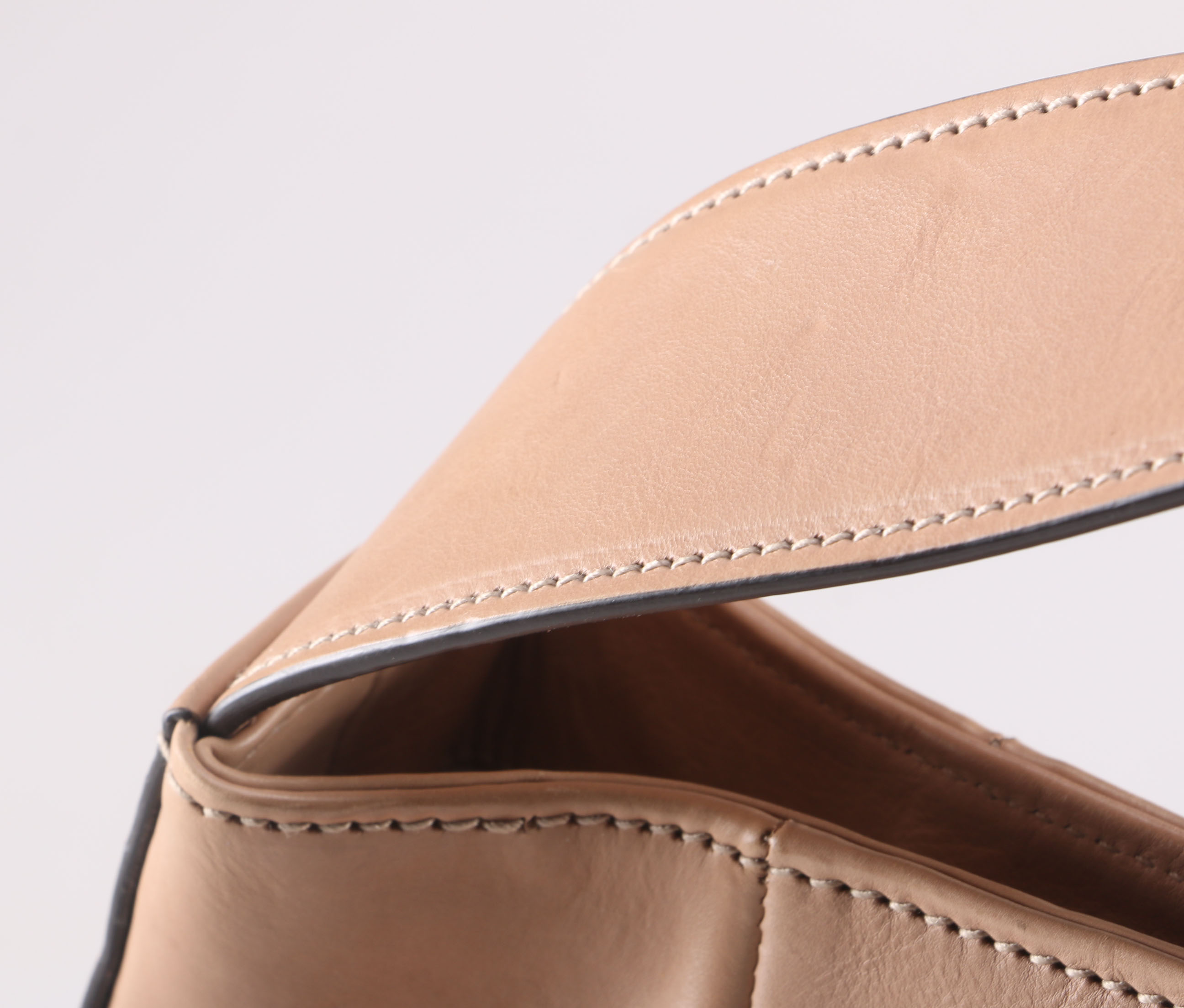 Gucci Tan Leather Shoulder Bag