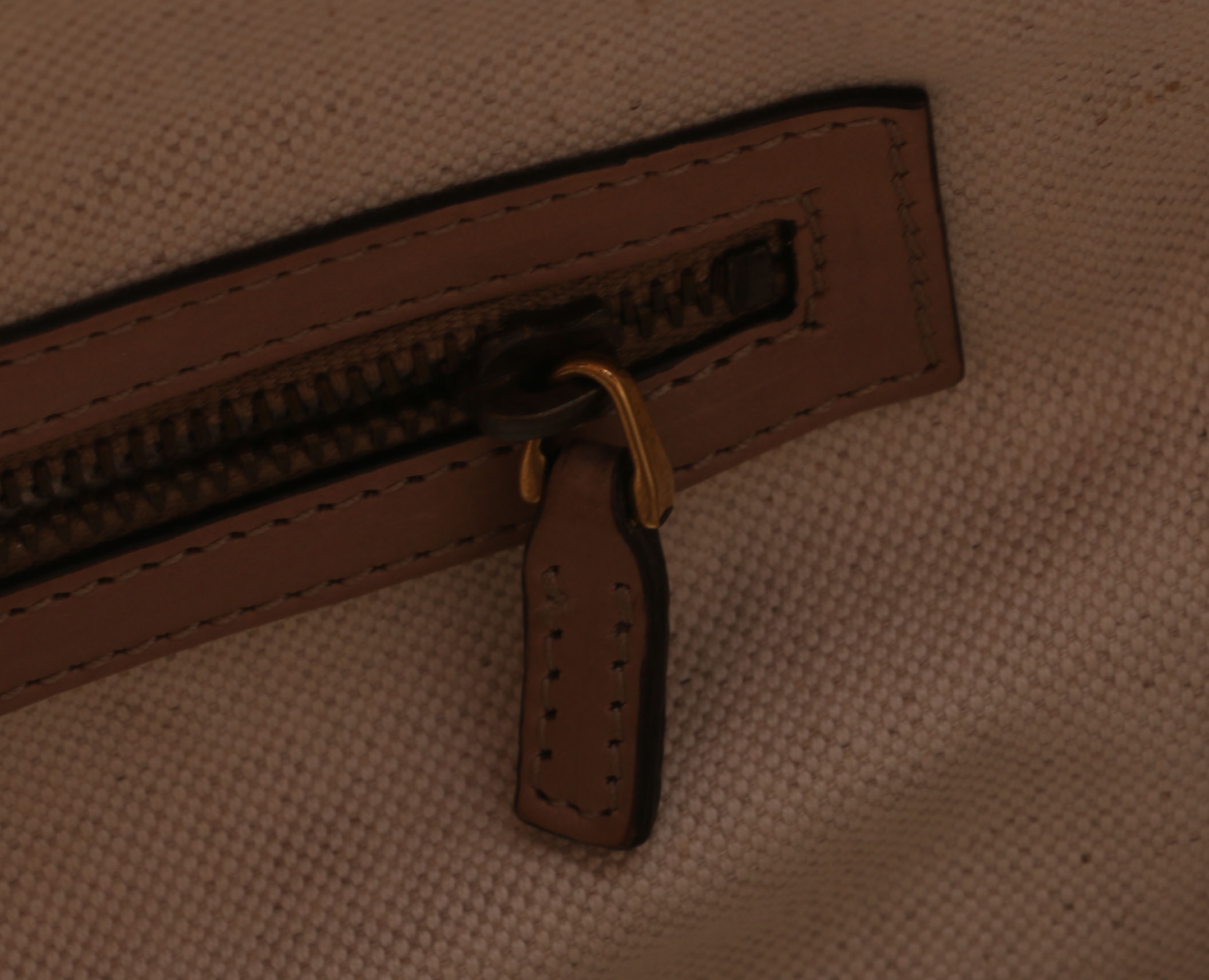 Gucci Tan Leather Shoulder Bag