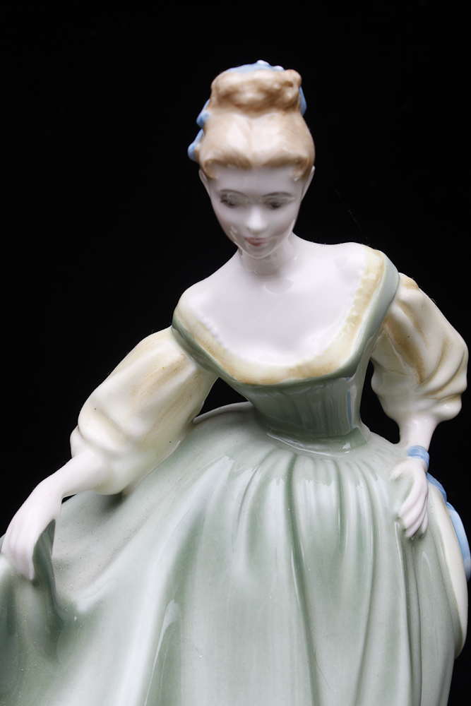 Royal Doulton Figurine "Fair Lady"