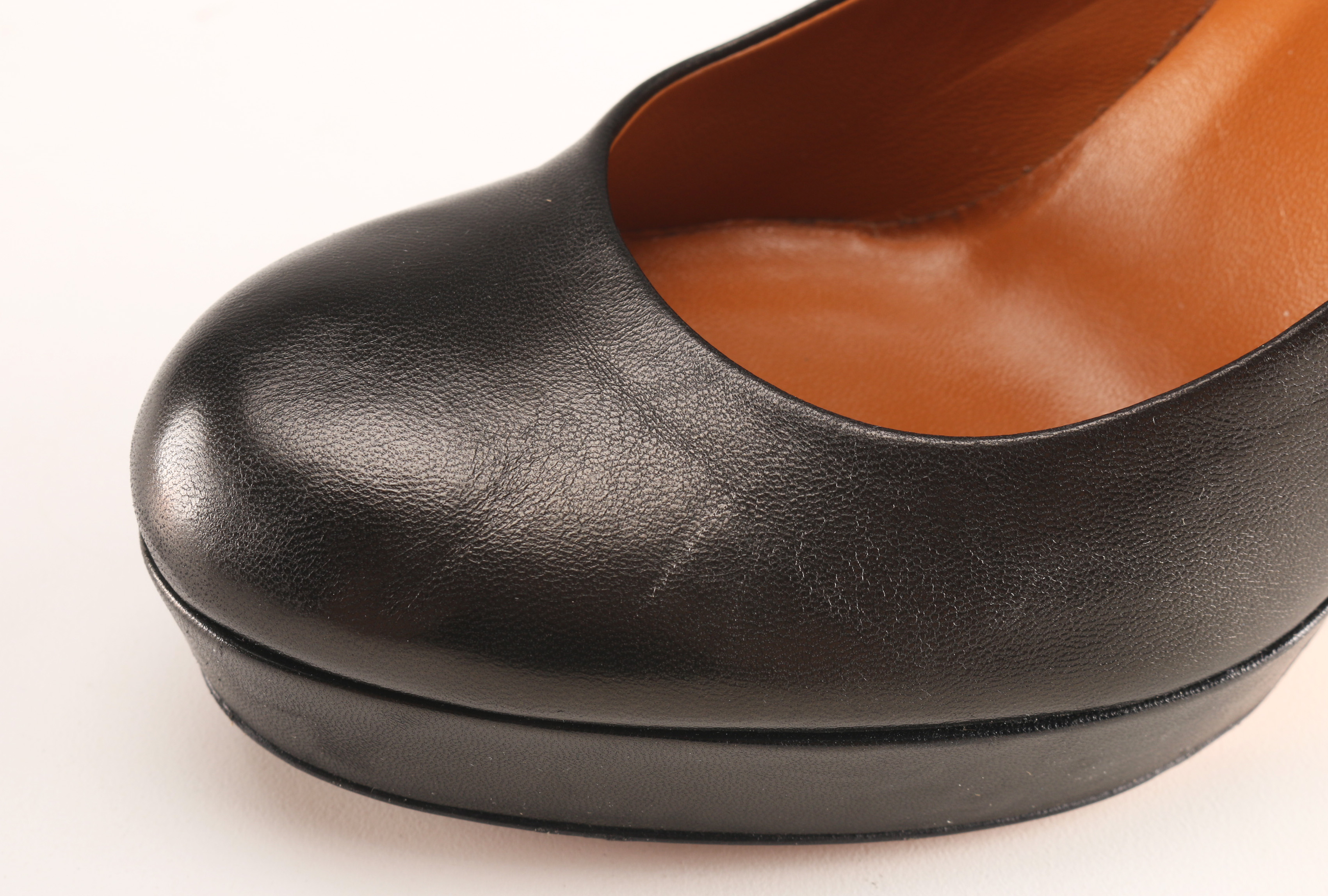 Pair of Black Gucci Heels, Size 8.5