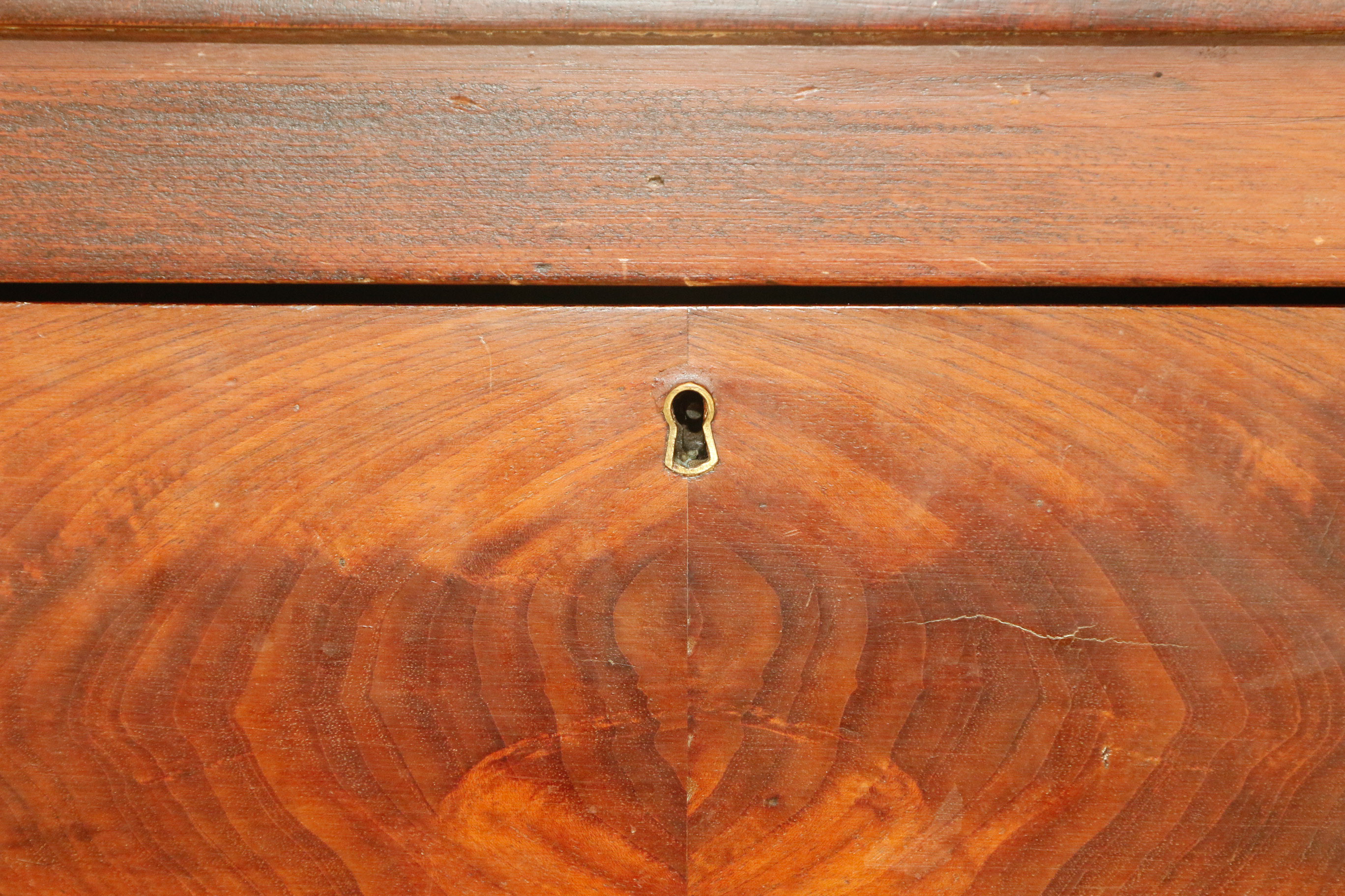 Antique Mahogany Chest of Drawers