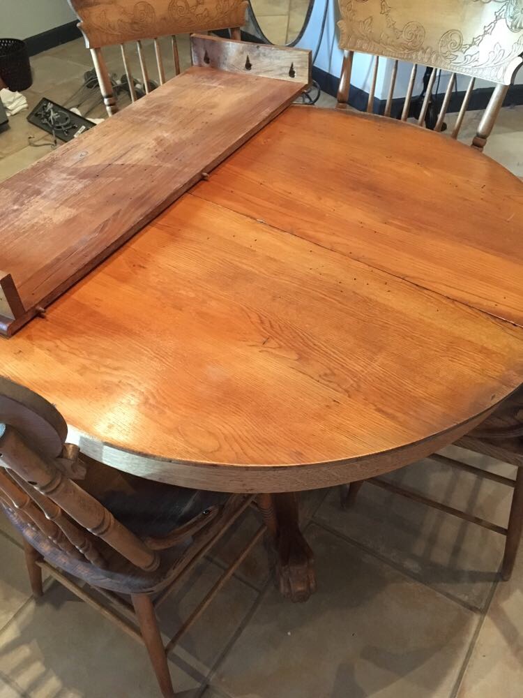 Round Oak Table with Leaf