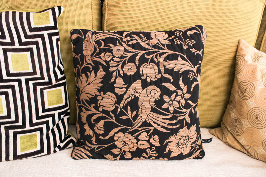 Rattan and Bamboo Day Bed With Decorative Throw Pillows