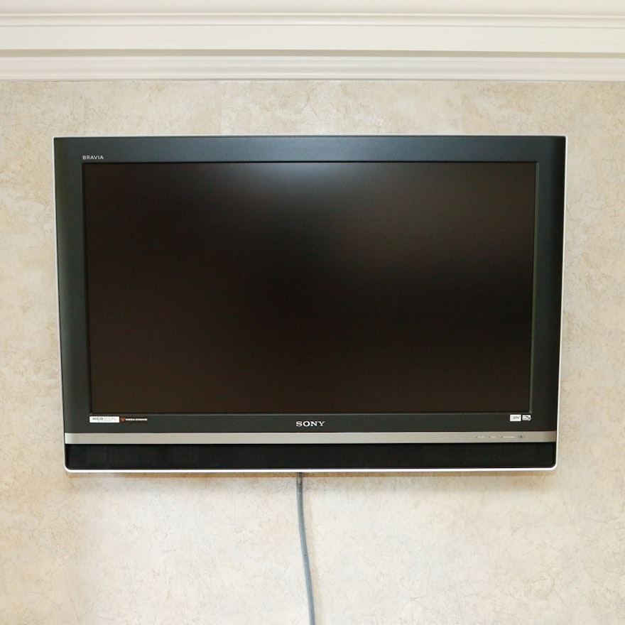 Sony Bravia HDTV With Wall Mount