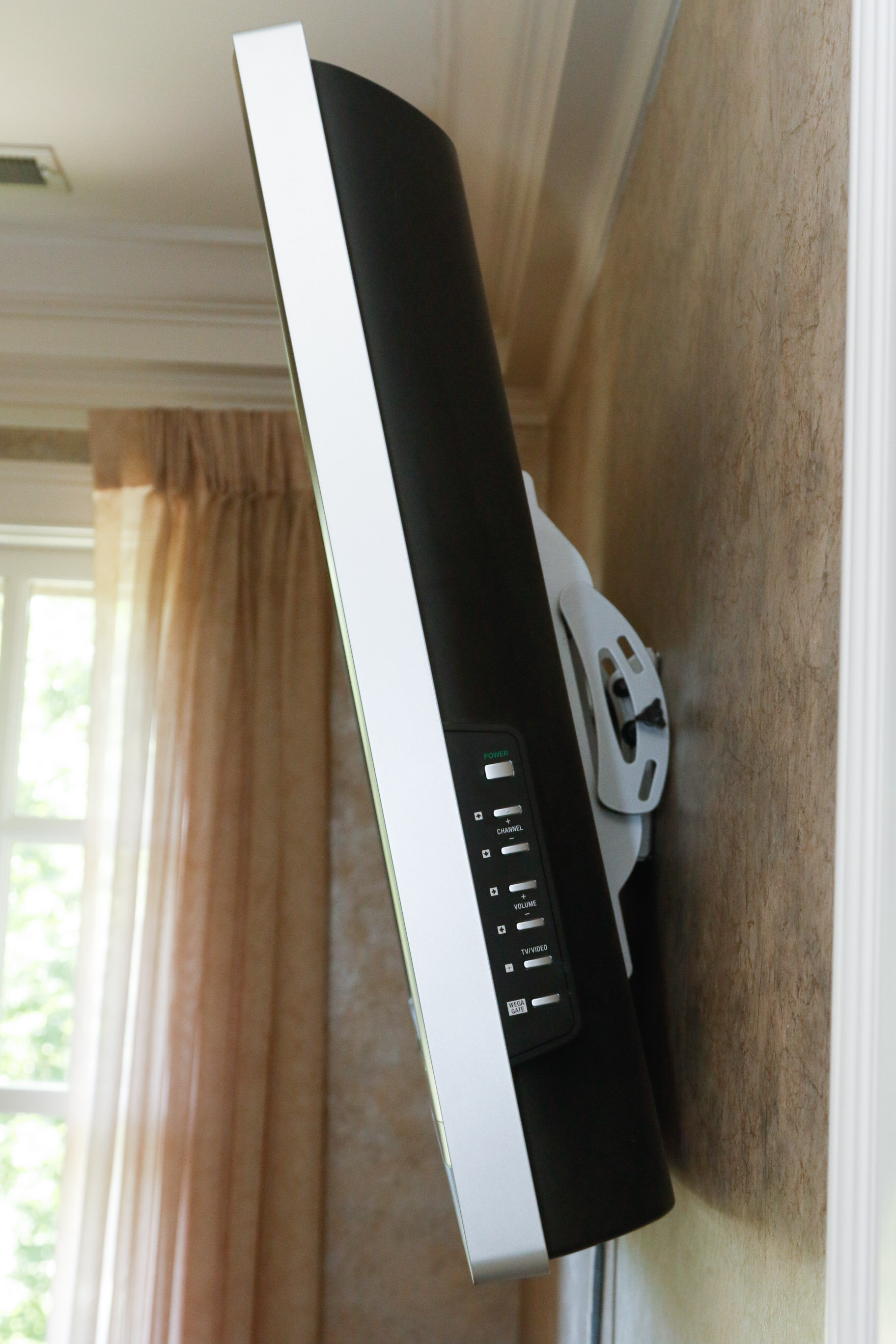 Sony Bravia HDTV With Wall Mount