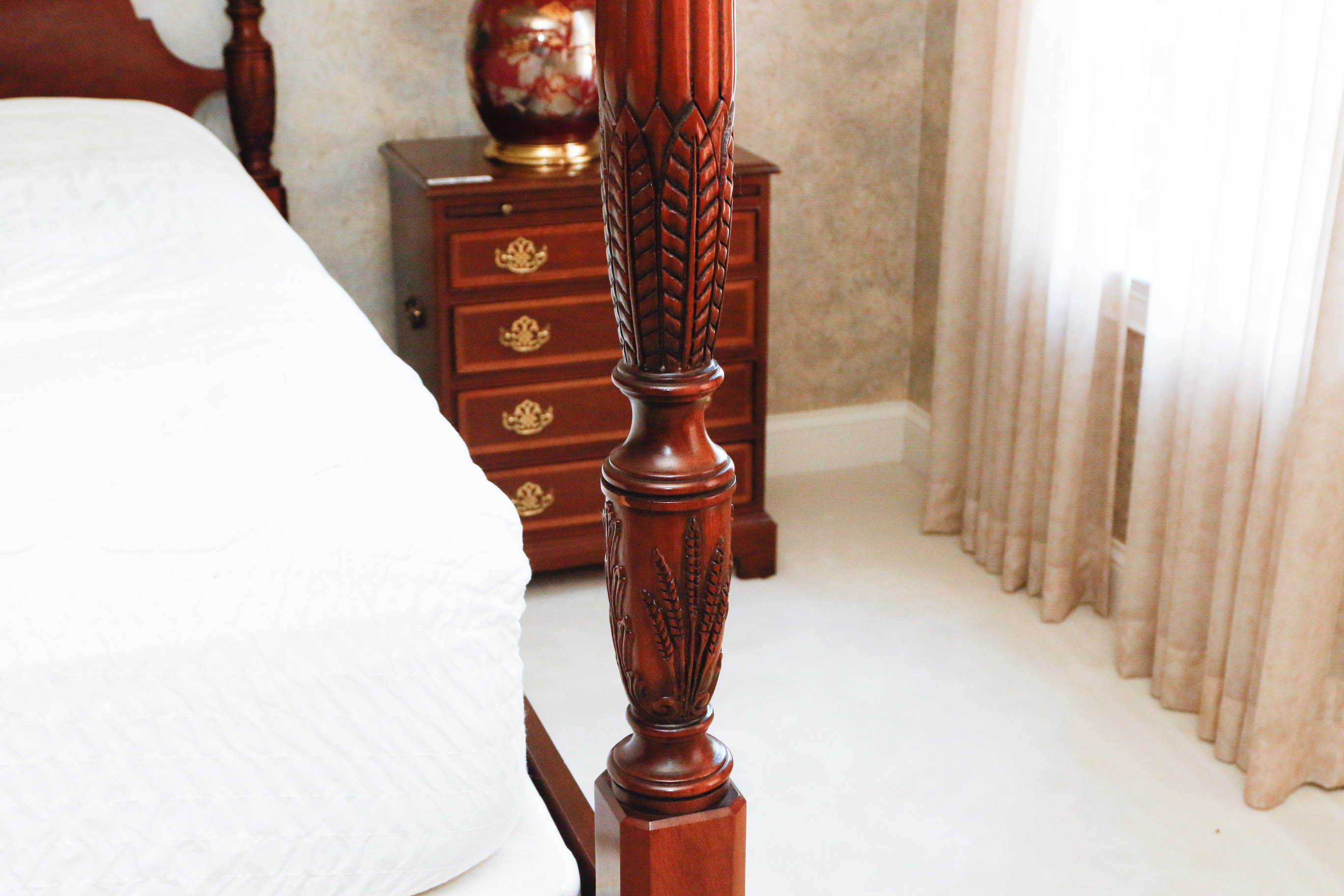 Hickory American Masterpiece Collection Mahogany Poster Bed