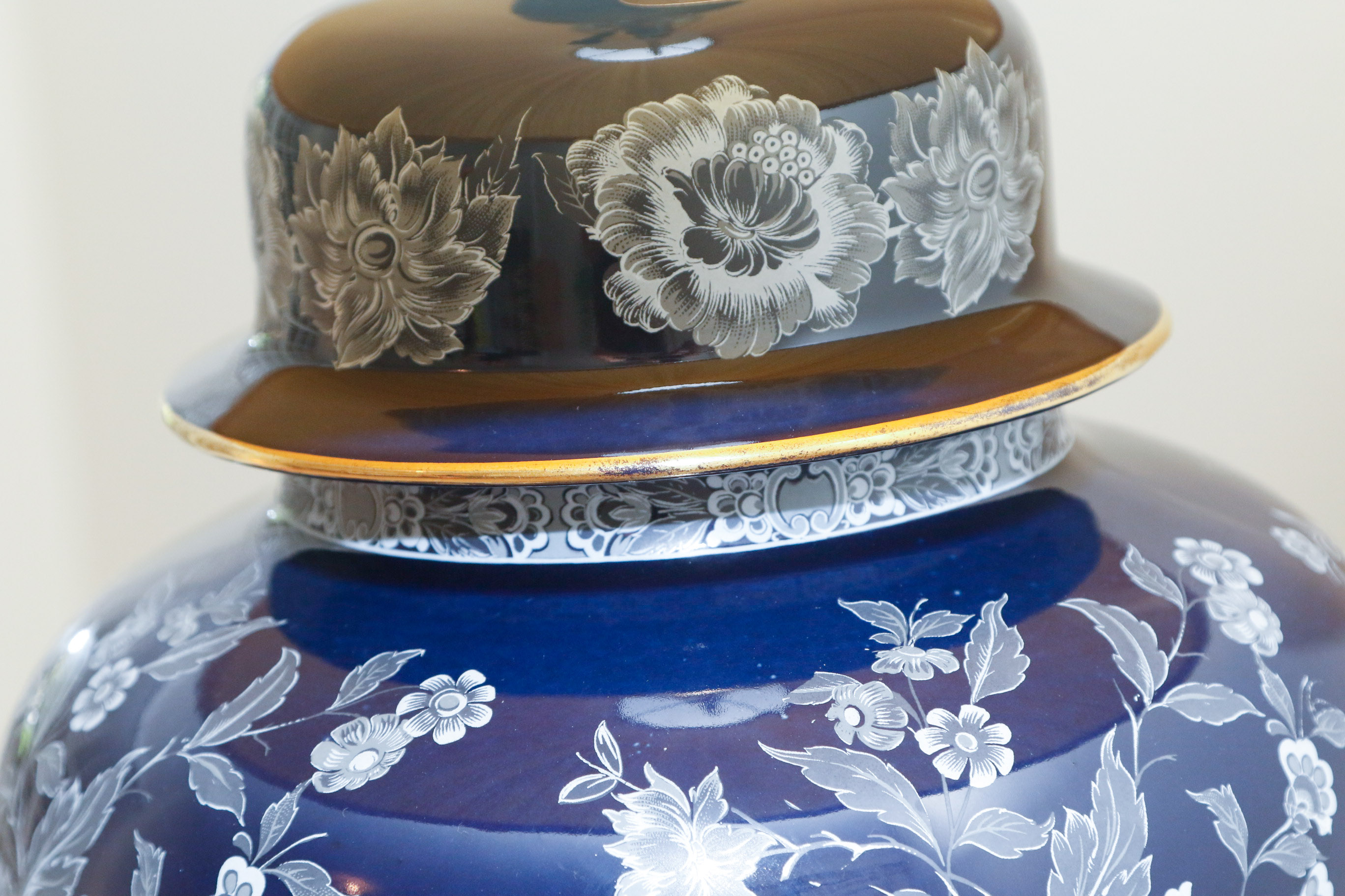 Blue and White Porcelain Table Lamp