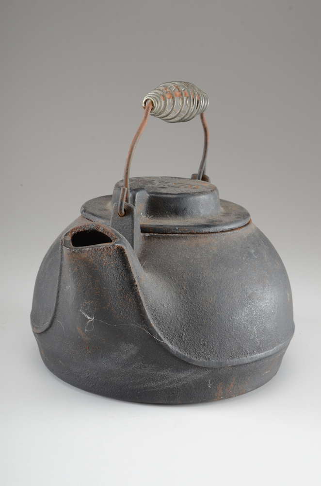 Antique Wagner Cast Iron Tea Kettle