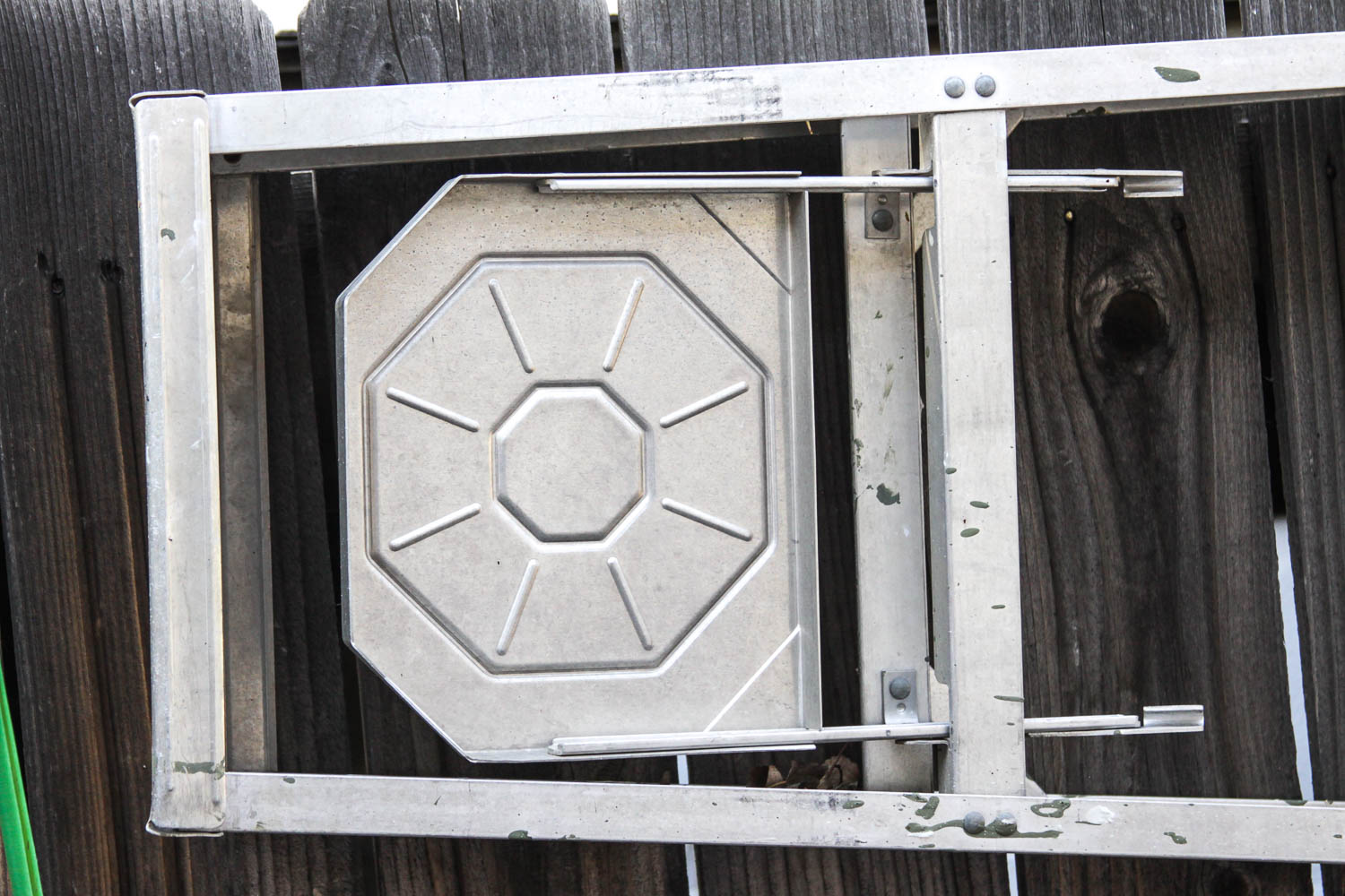 Aluminum 8-Foot Ladder