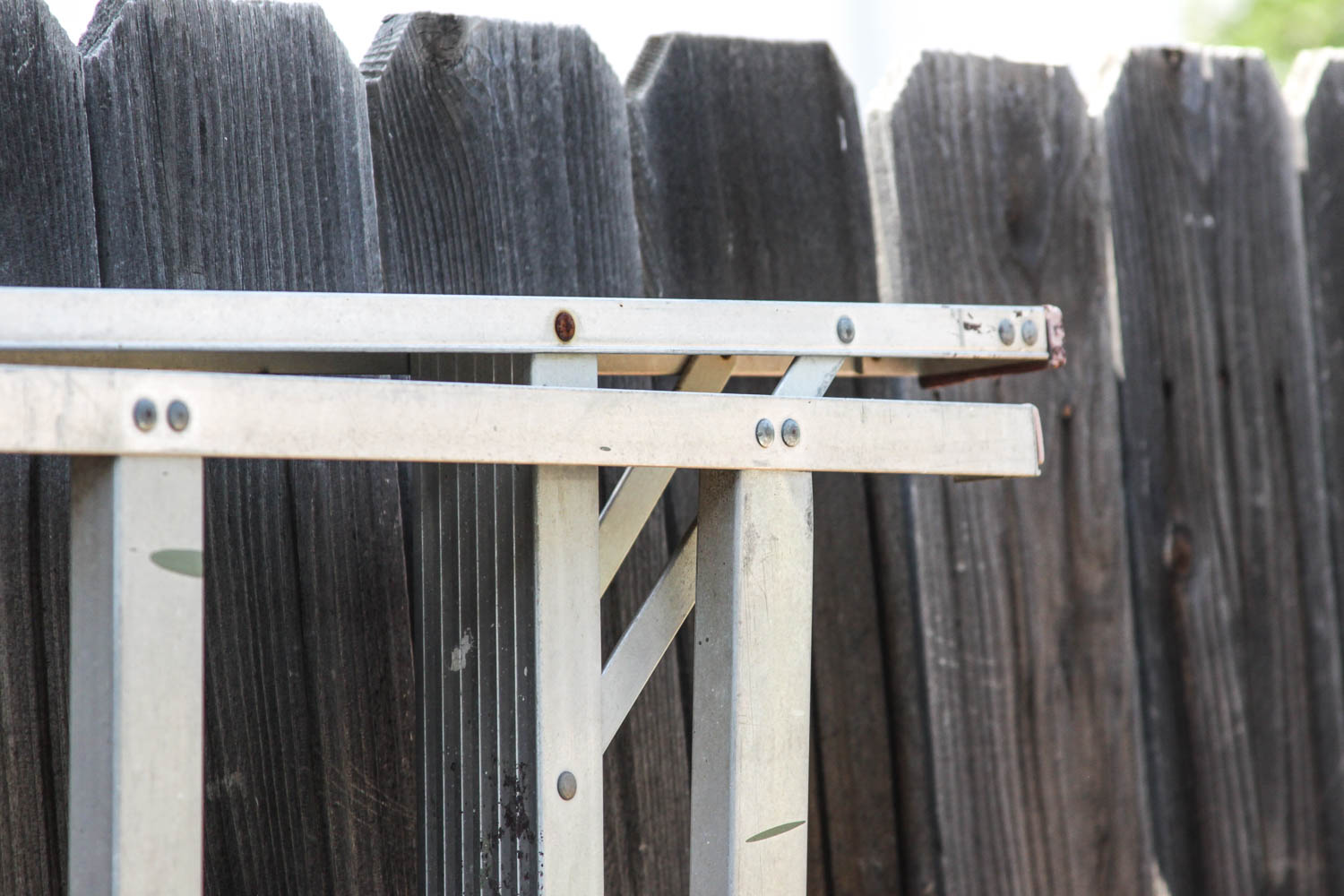 Aluminum 8-Foot Ladder