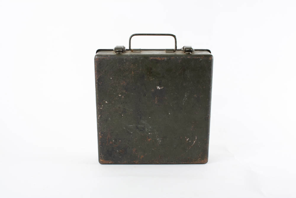 Metal WWII US Army First Aid Square Jeep Kit with Supplies