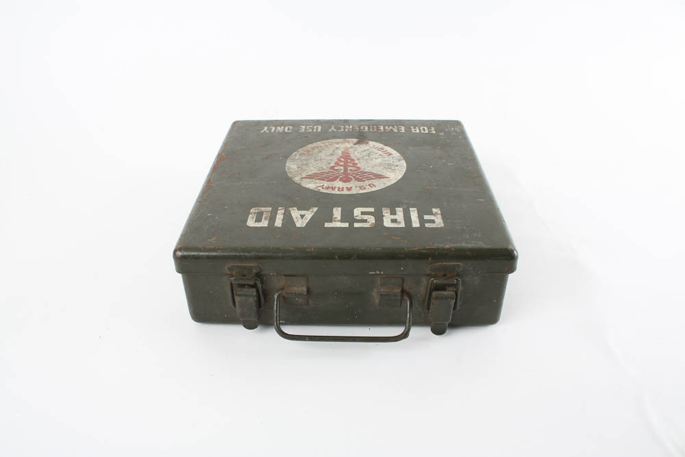 Metal WWII US Army First Aid Square Jeep Kit with Supplies