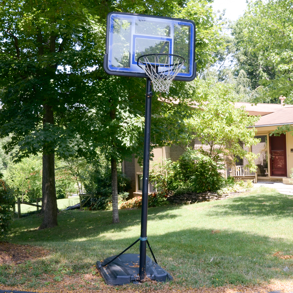 Free Standing Lifetime Basketball Hoop