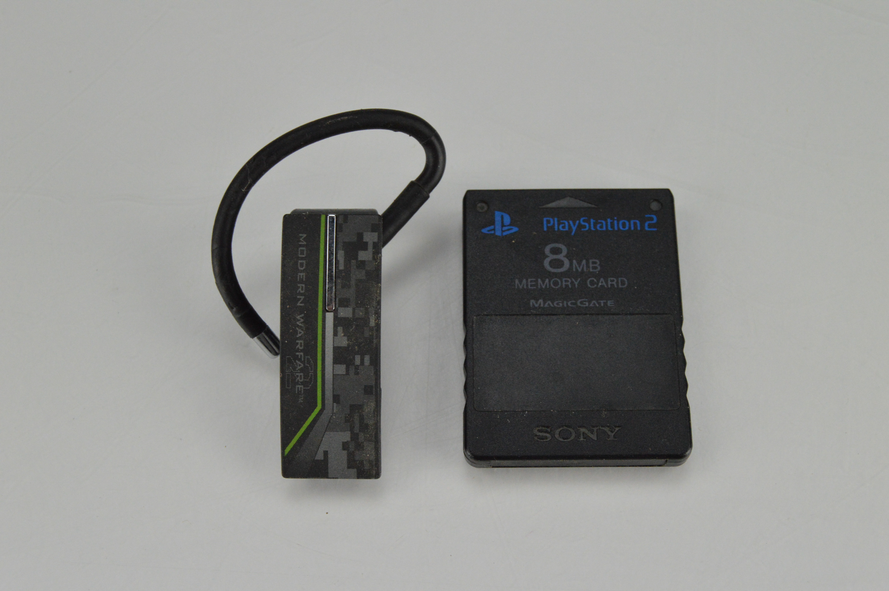 Philips iPod Docking Alarm Clock and Other Electronic Components