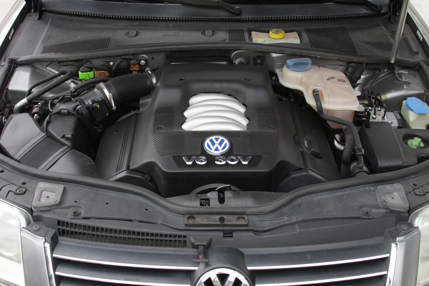 2002 2.8L V6 Volkswagen Passat GLX Sedan