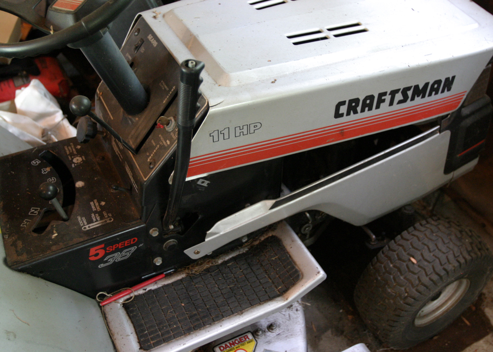 Craftsman Riding Lawnmower