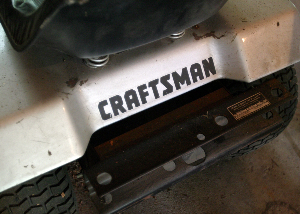 Craftsman Riding Lawnmower