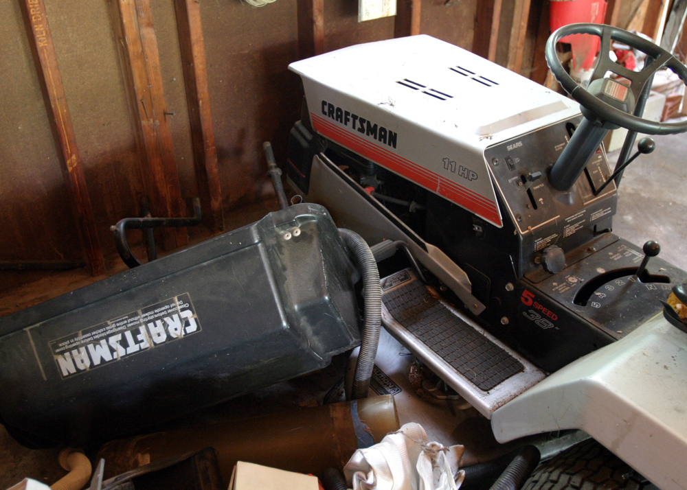 Craftsman Riding Lawnmower