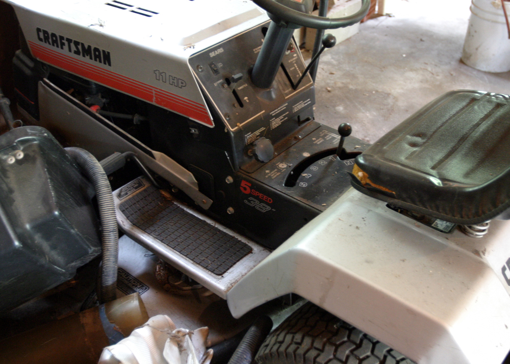 Craftsman Riding Lawnmower