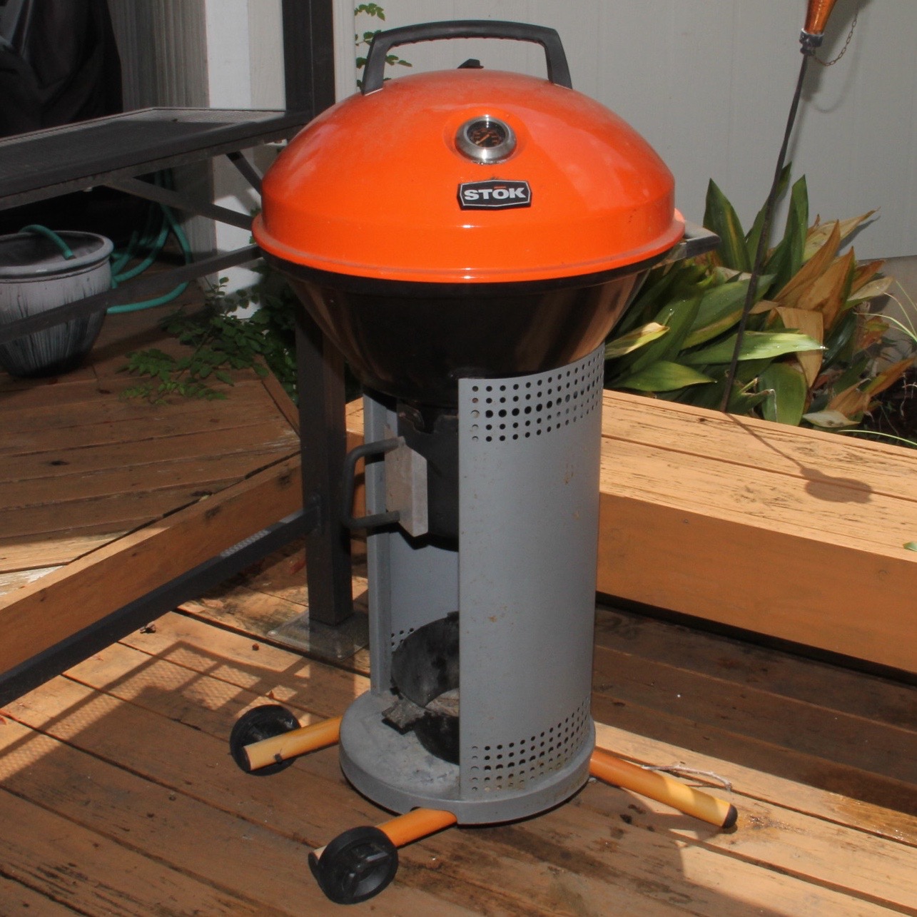 Stok tower 2024 charcoal grill