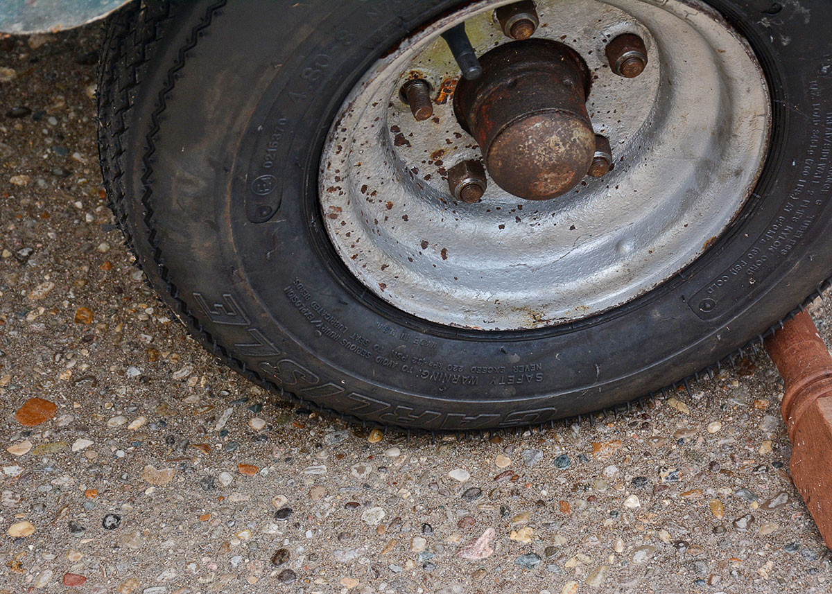 Vintage 1970 Super Skeeter Fiberglass Fishing Boat and Trailer