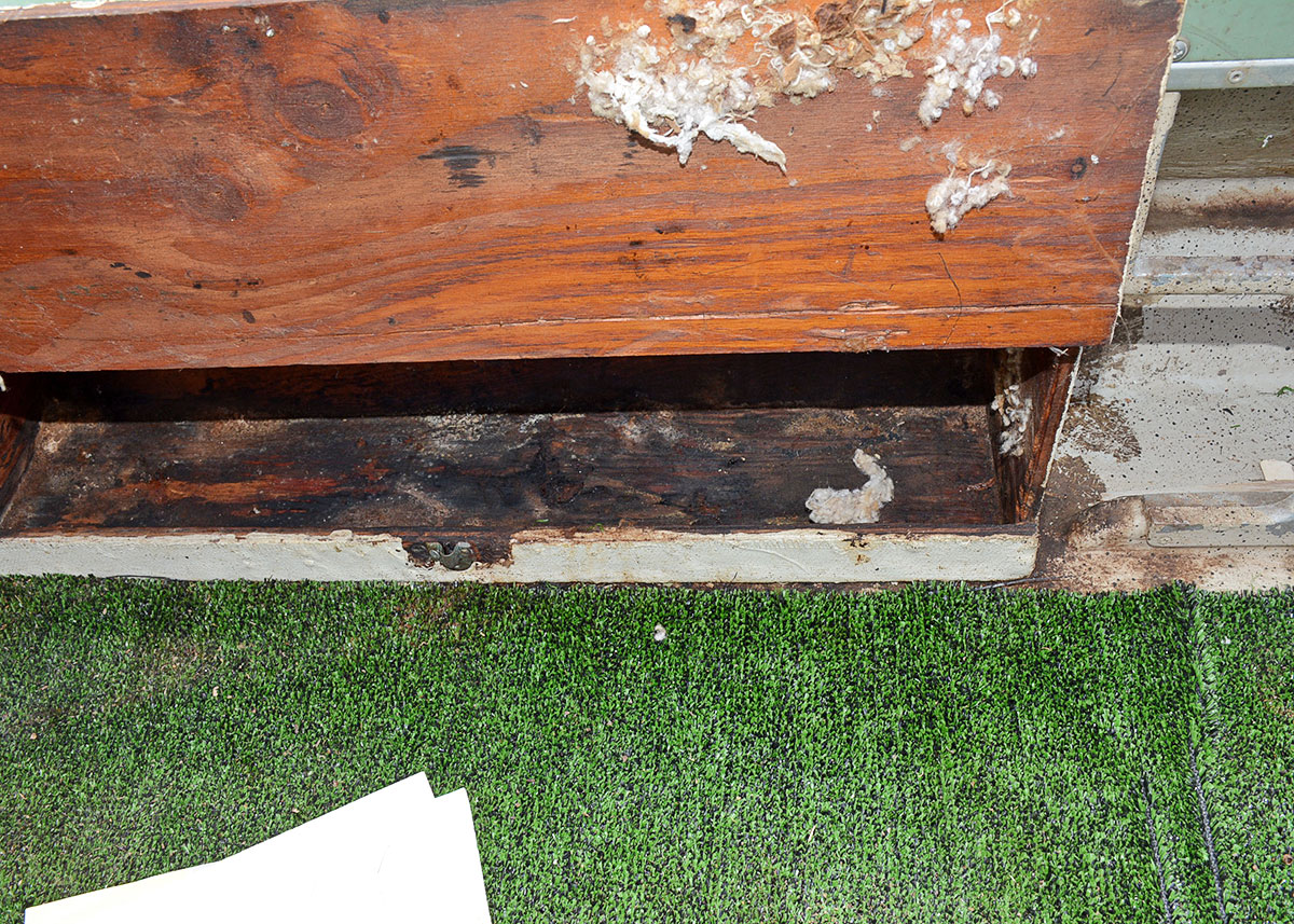 Vintage 1970 Super Skeeter Fiberglass Fishing Boat and Trailer