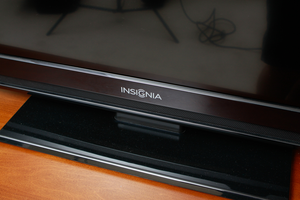 Insignia 39" LCD HDTV With Remote Control