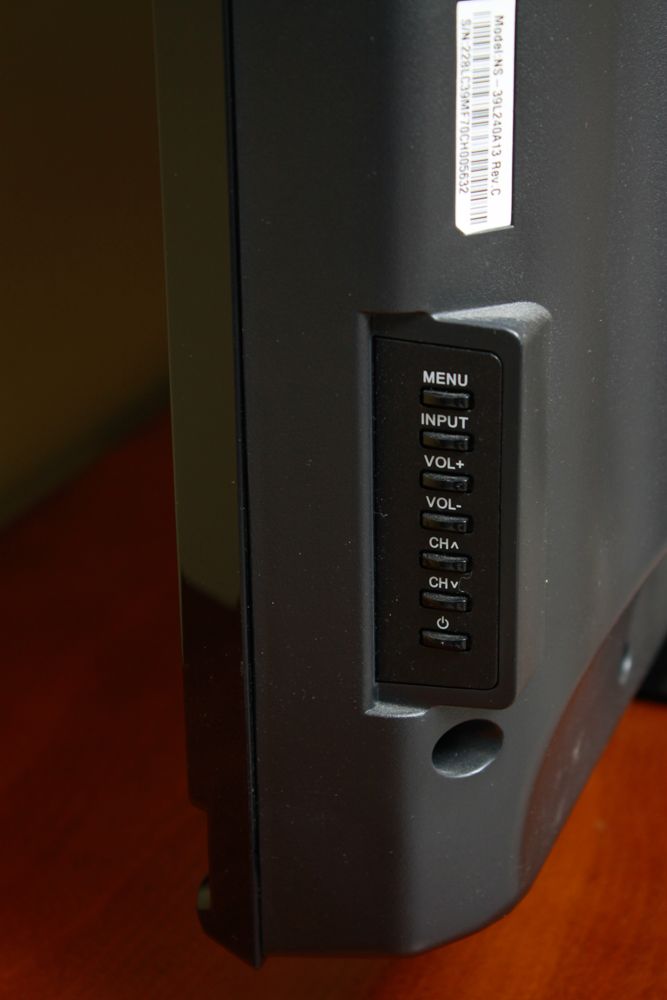 Insignia 39" LCD HDTV With Remote Control