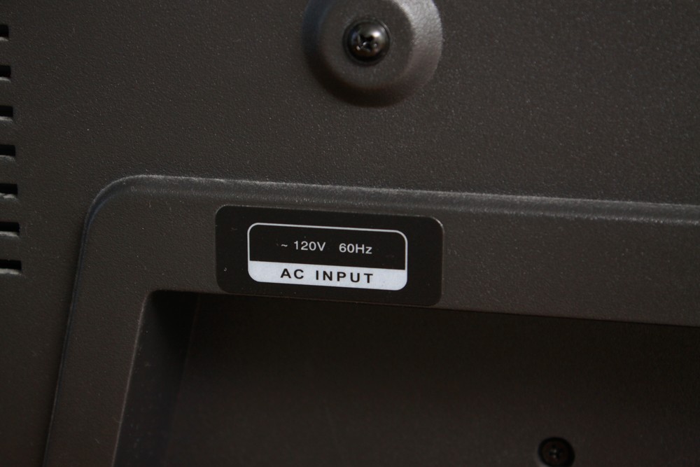 Insignia 32" LCD Television Blu-ray Combo