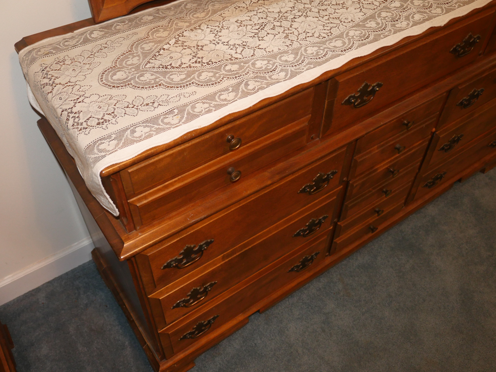 Vintage Meredith Chest of Drawers with Mirror