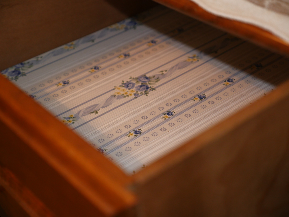 Vintage Meredith Chest of Drawers with Mirror