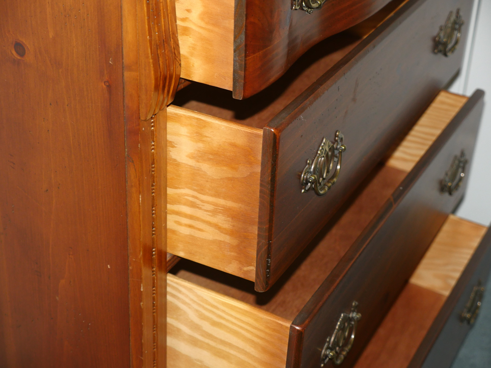 Vintage Chest of Drawers