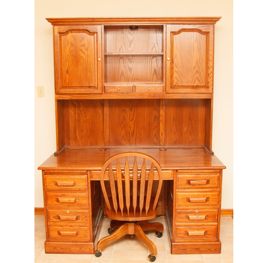Winners Only Oak Desk With Hutch