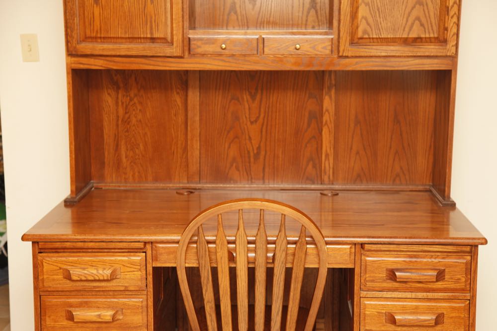 Winners Only Oak Desk With Hutch