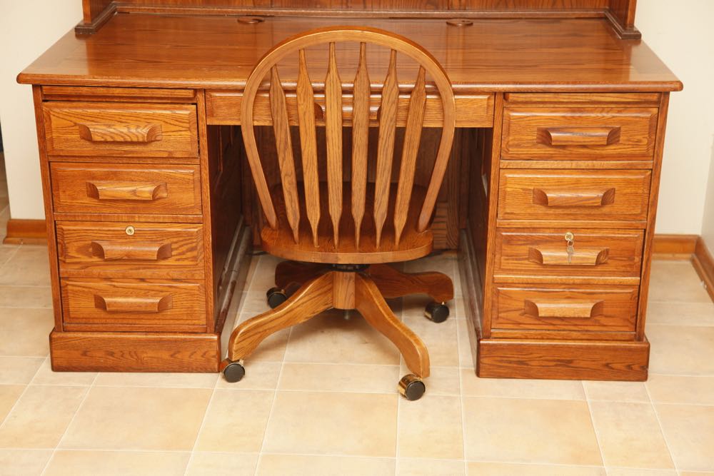 Winners Only Oak Desk With Hutch
