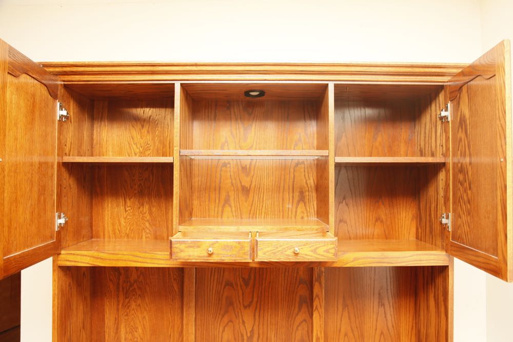 Winners Only Oak Desk With Hutch