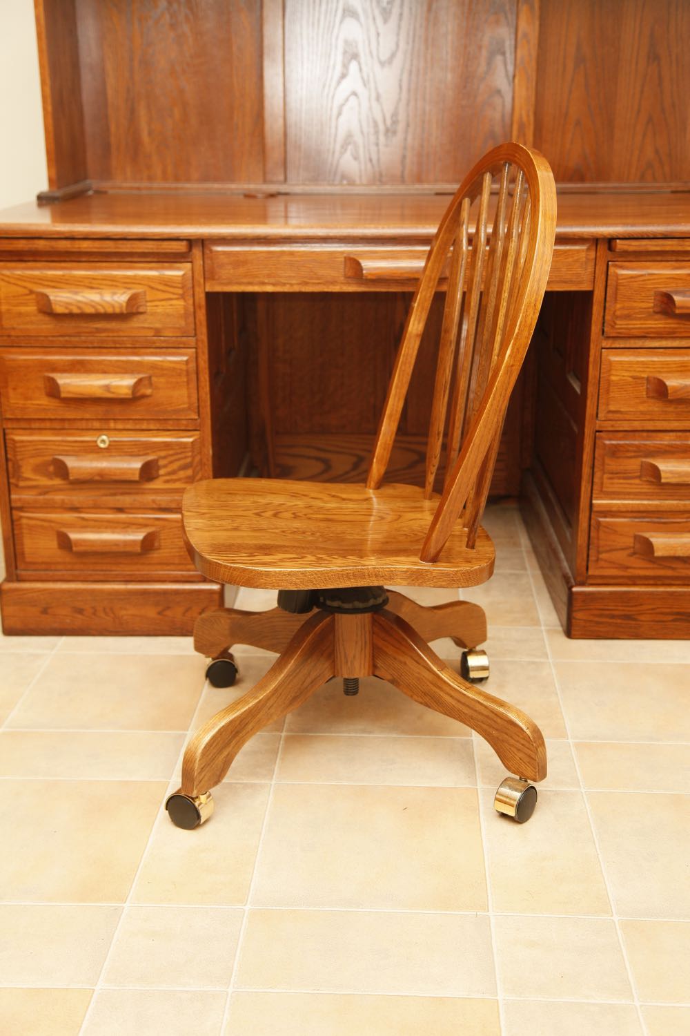 Winners Only Oak Desk With Hutch
