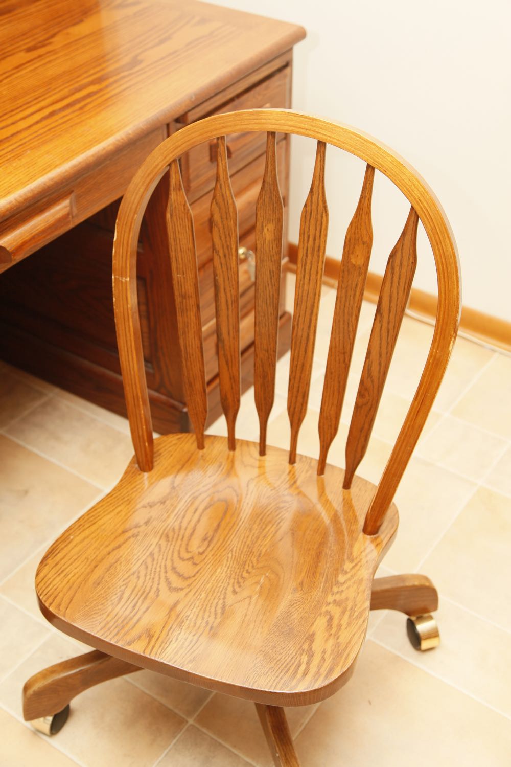 Winners Only Oak Desk With Hutch